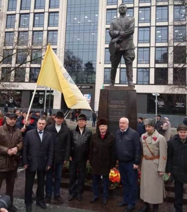 Ветераны ВС на открытии памятника МИТРОФАНУ НЕДЕЛИНУ 