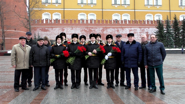 Возложение цветов к Могиле Неизвестного Солдата 