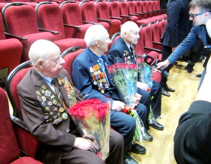 Ветераны войны получили получили юбилейные медали «75 лет Победы в Великой Отечественной войне 1941—1945 гг.»