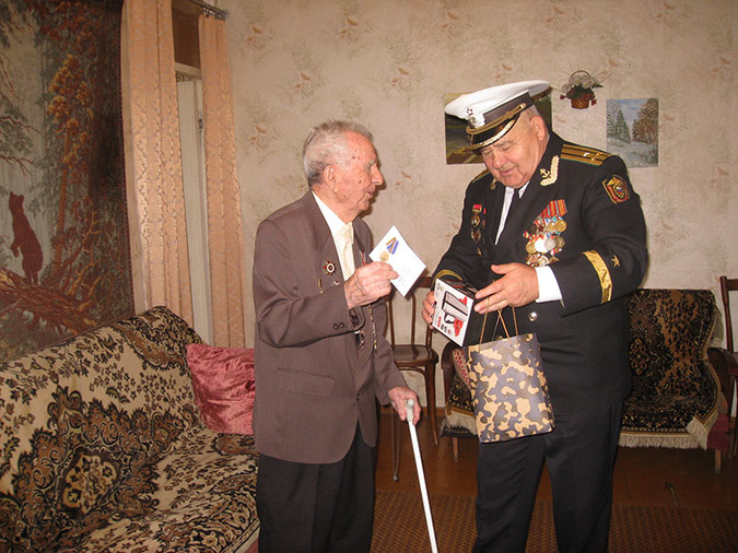 96-фронтовику!