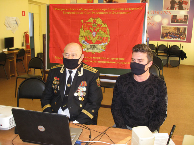 Помним, чтим и берем пример с Героев Отечества.