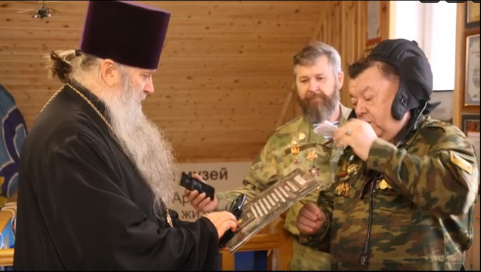Слава героям - танкистам!