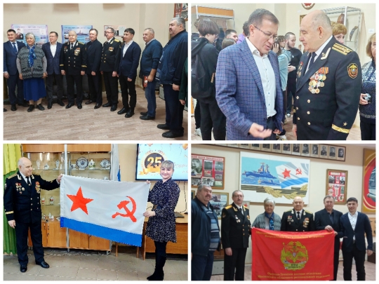 Славный путь ВМФ РФ в зале музея.