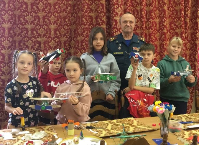 Самолетики для отправки бойцам в Донбасс