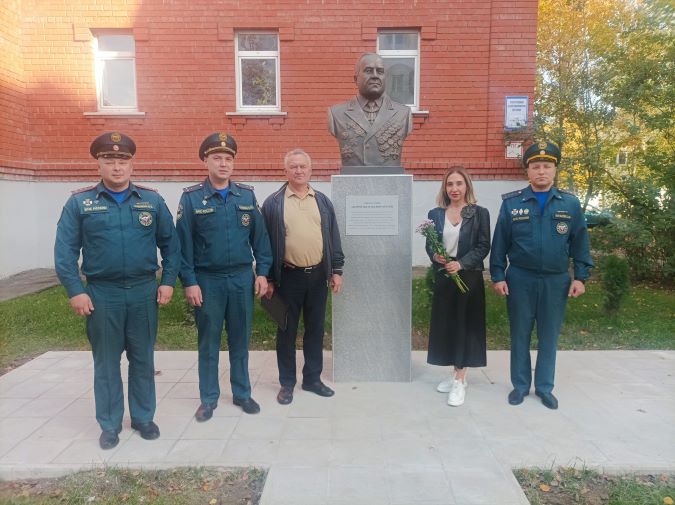 Ветераны почтили память генерала армии Хрулева А.В. 