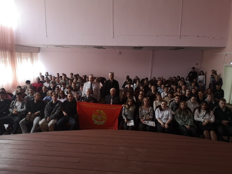 День космонавтики - в кругу молодежи