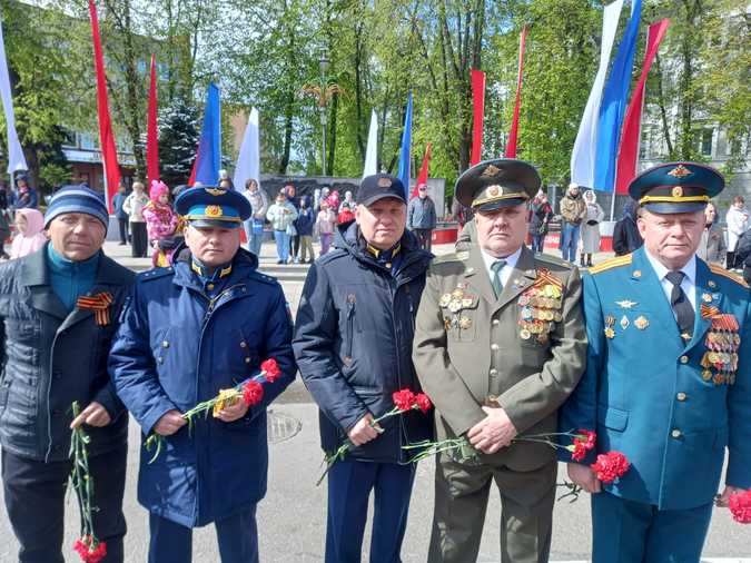 Возложение цветов.