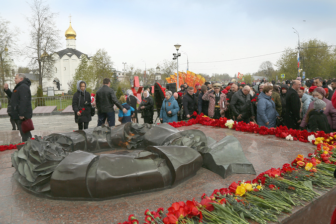  Митинг у Вечного огня — традиция празднования 9 Мая.