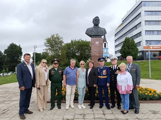 90 лет космонавту Валерию Быковскому