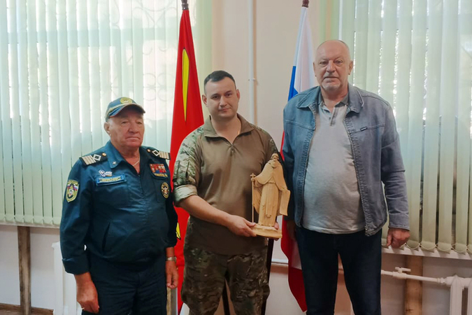   Подарок Донецкому военному училищу