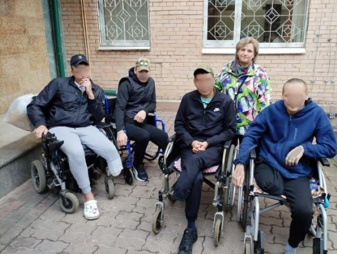 Визит ветеранов к защитникам Родины