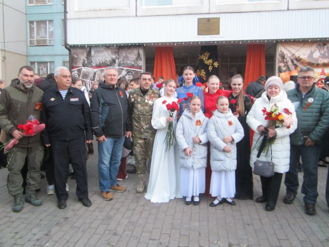 Ветераны стали зрителями патриотической постановки в школе
