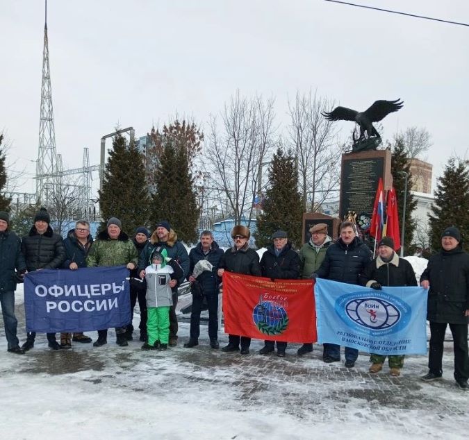 Ветераны возложили цветы к памятнику подразделений специального назначения  