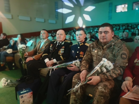 Предпраздничная встреча ветеранов и пенсионеров с молодёжью
