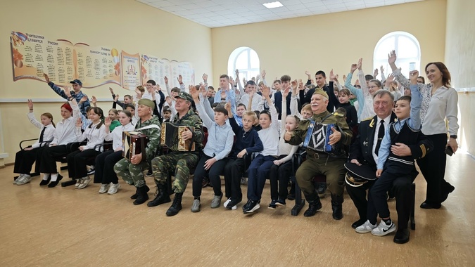 Патриотический марафон «Фронтовая гармонь» шагает по Зуево