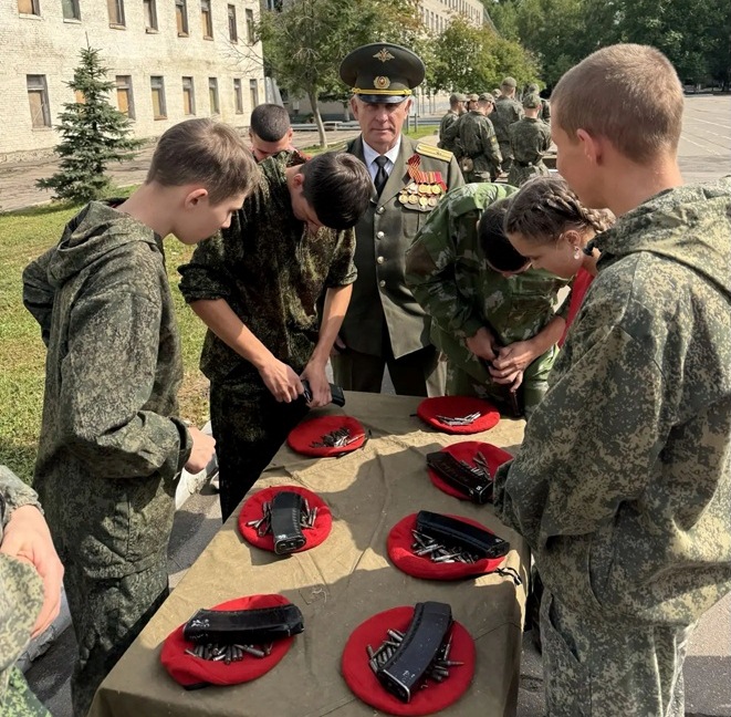 «Точно в цель»: юнармейская военно-спортивная игра «Юный снайпер»