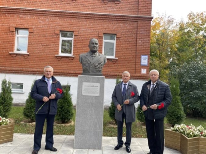 Ветераны почтили память генерала армии Хрулева А.В.
