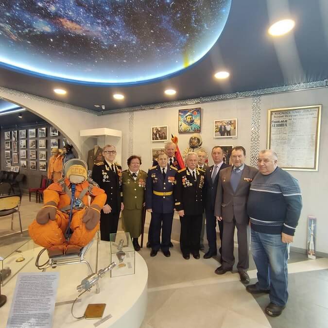 60 летию первого полета человека в космос посвящается