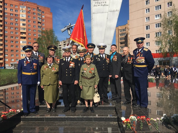 Ветераны ВС на митинге у вечного огня Защитникам Отечества
