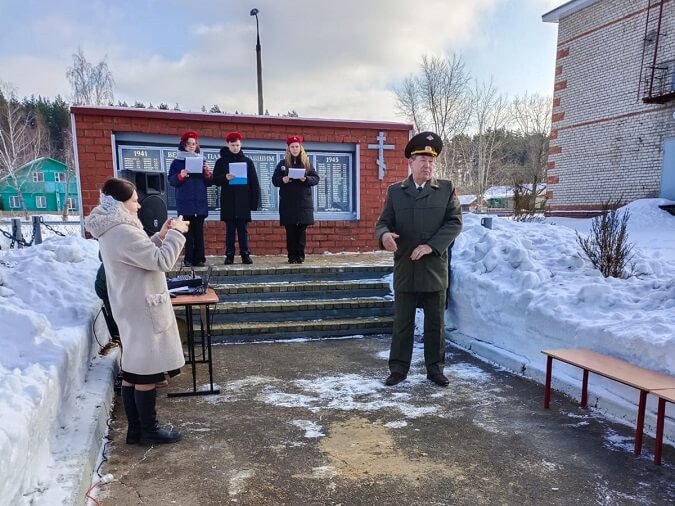 Деревня Ефимово: Ветераны ВС Павловско-Посадского местного отделения МОРО участвуют в митингах в честь Дня защитника Отечества