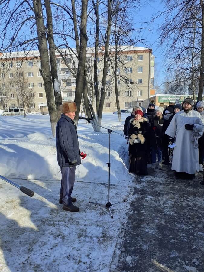 На митинге 15.02.21г. в память о земляках-афганцах выступает фронтовик Андреев Н.И.