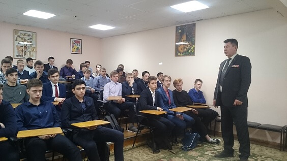 О битве за Кавказ школьникам рассказал полковник запаса Павлов В.С.