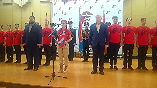 Юнармейцы Павловского посада торжетсвенно принимают присягу