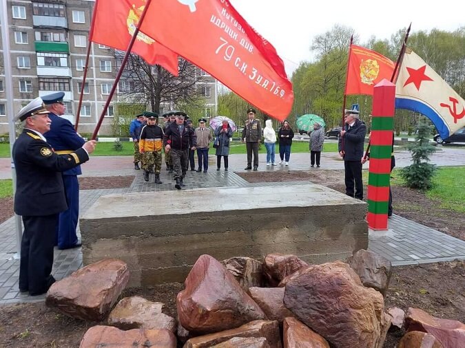 Цветы воинам-пограничникам возложили 9 мая 2021г. пограничники из Павловского Посада