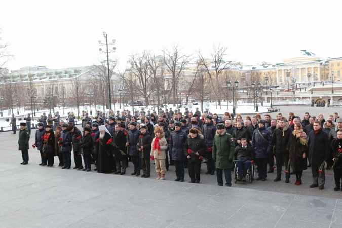Делегация Подмосковья у Вечного огня