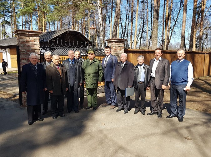 Усадьба Глухово в Ногинске Делегаты МОРО и ОООВ ВС РФ посетили усадьбу Глухово в Ногинске